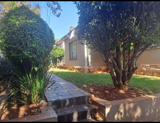 3 BEDROOM HOUSE FOR SALE IN KENSINGTON